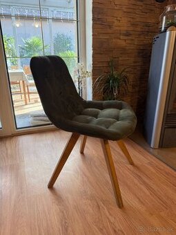 4x jedálenské stoličky