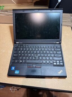 Predám nekompletný notebook Lenovo X230 na diely alebo doskl