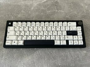 Custom mechanická klávesnica - GMK67