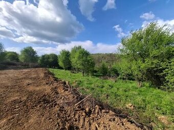 Pozemok určený na výstavbu 1750 m2 blízko Dudiniec