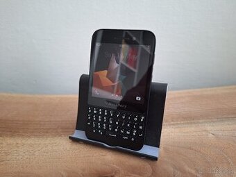 Blackberry Q5