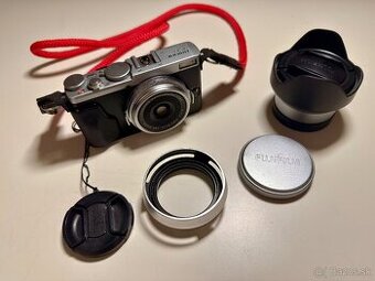 FUJIFILM X70