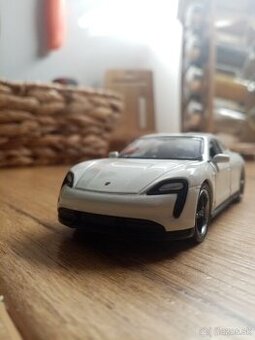 Porsche Taycan turbo S - 1