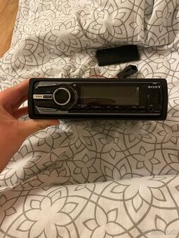 Sony rádio do autá