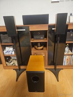 Predam stĺpové reproduktory, center a subwoofer BSaccoustic