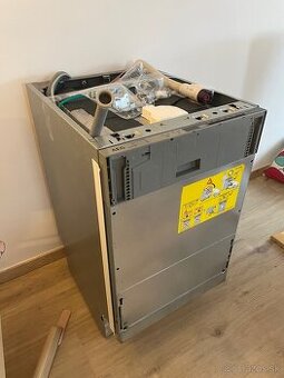 Vstavana umyvacka riadu AEG (45cm)