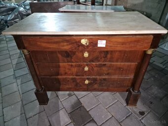 25 - Predám komodu v biedermeier štýle