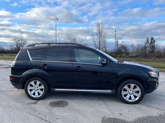 Mitsubishi Outlander 2.2 DI-D 4x4 7miest webasto navi xenon