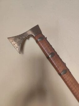 Valaška a drevený obraz