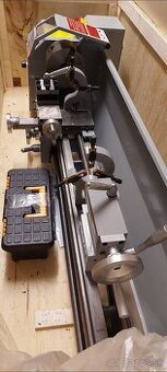 Sústruh na kov s aut.posuvom 1,1kW-(230V) stredova 750mm