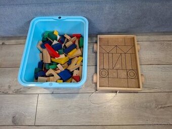 drevené kocky s vozíkom