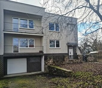 TOMÁŠOVCE-PRIESTRANNÝ DOM TOMÁŠOVCE- 2 BYTY - KRB - GARÁŽ