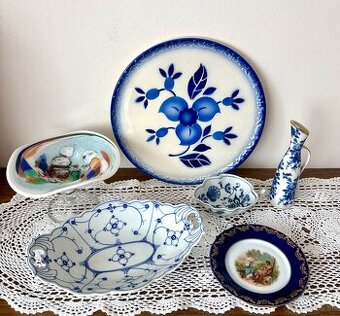MODROBIELY PORCELÁN A SKLO DO ZBIERKY