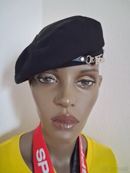 Čierna baretka nová