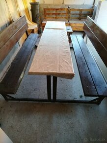 Stôl s lavičkou