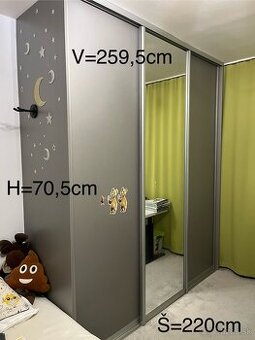Vstavaná skriňa