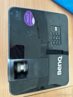 Projektory Benq a Hitachi -nutna vymena ziarovky