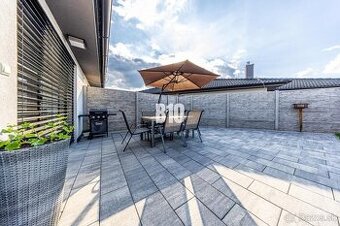 PRÍJEMNÝ 4 IZBOVÝ BUNGALOV PRIPRAVENÝ NA NASŤAHOVANIE SA V M
