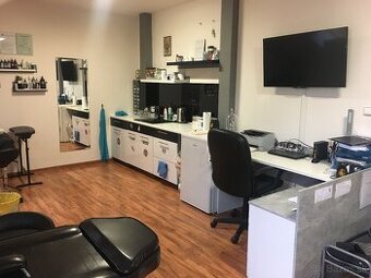 PRIESTOR NA KANCELÁRIE A INÉ SLUŽBY