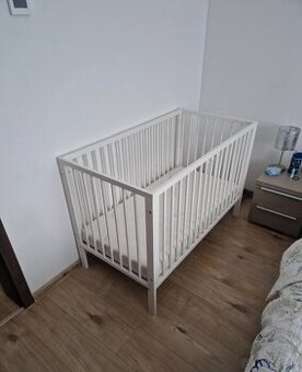Detská postieľka a matrac