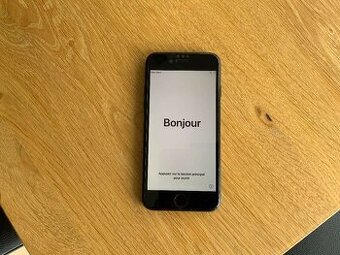 📱 iPhone 8 64 GB – výborný stav, 100 % batéria