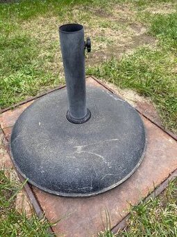 Predam stojan na velky zahradny slnečnik