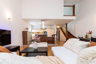 Nadčasový 5. izbový rodinný dom s dušou architekta