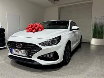 Hyundai i30 Fastback 1,5 T-GDi mHEV iMT Family