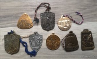 Kovové turistické známky