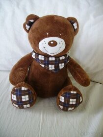 Plyšový väčší hnedý medveď s hrkálkou