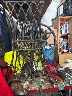 Liatinovy rám na sijaci stroj