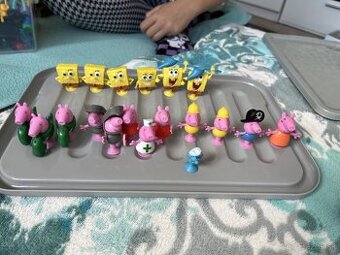 kinder hračky figurky