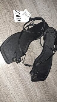 ZARA čierne sandále