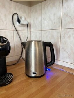 Rýchlovarná kanvica Philips – 1.7L, nerezová oceľ