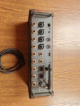 Behringer X Air 12