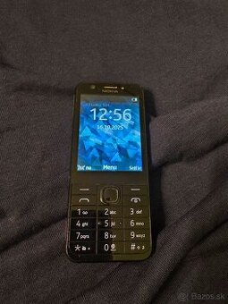Nokia 230 voľná čierna v dobrom stave plne funkčný ide na 1