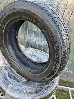 215/60 R17 C Michelin 104/102H