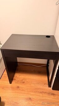 Predam Ikea stolik Micke / čierny mám aj stoličku