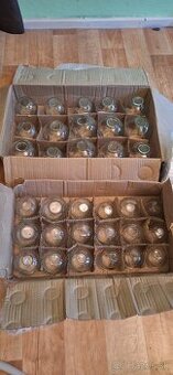 Sklenené banky na bankovanie