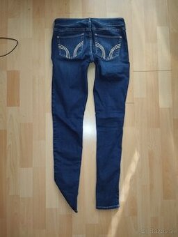 Nové riflové zn. Hollister