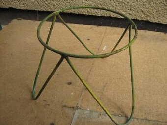 stojan na kvetiny,  črepníky