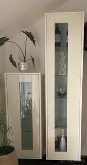 Predám 2 zavesné skrinky.