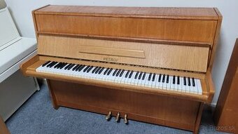 Lacný klavír Petrof