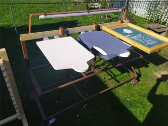 Sieťotlač -  lineárny stôl na potlač tričiek