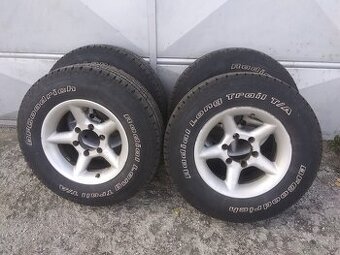 pneu  Godrich 215-75-15 a nokian 215-70-16 zimne
