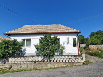 Malé Straciny - rodinný dom