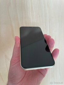 Apple iPhone 11 (biela farba, 64GB) - výborný stav