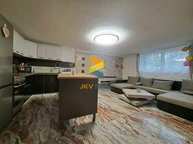 JKV REAL | Ponúkame na predaj 6 izbový dom v obci Merašice - 1