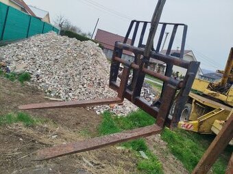 Paletizacne vidly CAT 215