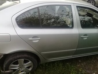 Práve zadné dvere škoda octavia 2 sedan 9156